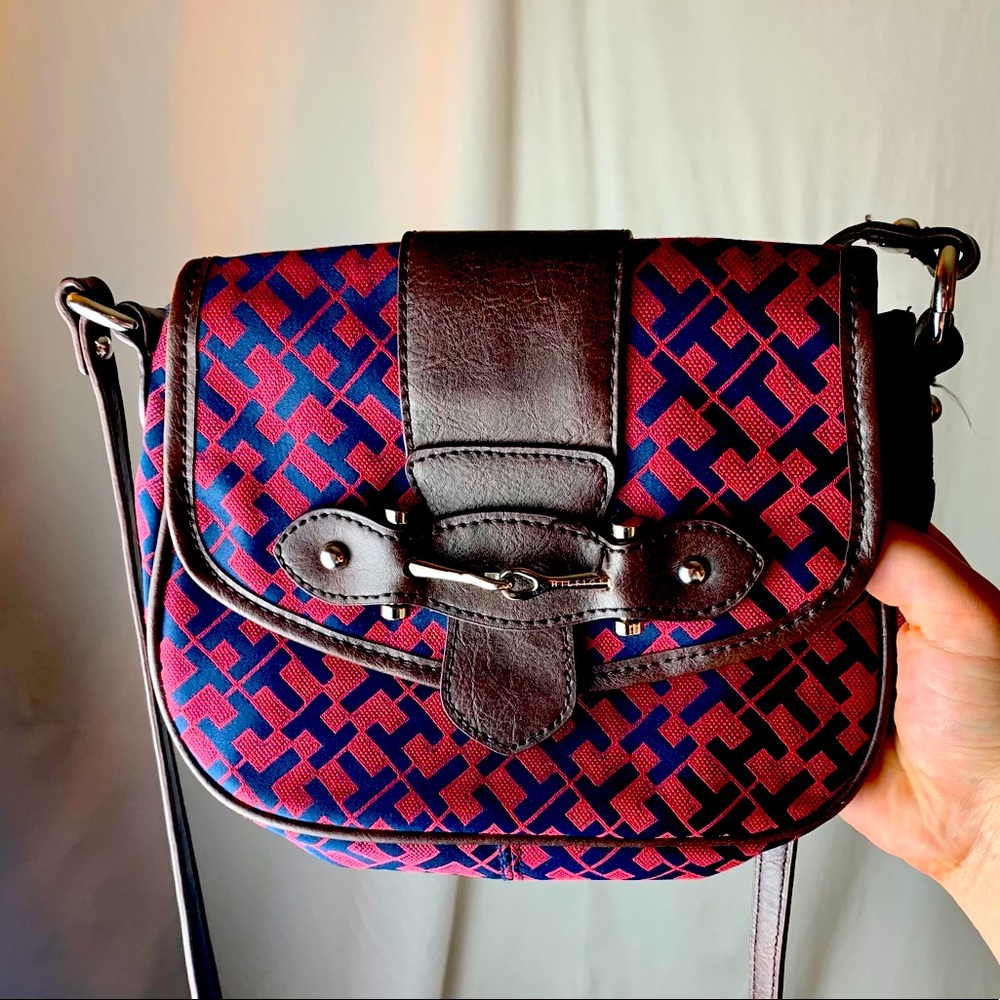 Vintage Tommy Hilfiger Cross-Body Bag 💙❤️